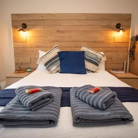 Treetop View Cosy Getaway In Eastbourne, Free Parking, Short And Long Stays, Room photo
