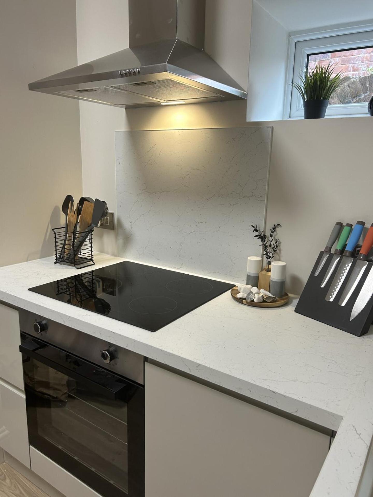 Apartment Treetop View Cosy Getaway In Eastbourne, Free Parking, Short And Long Stays,