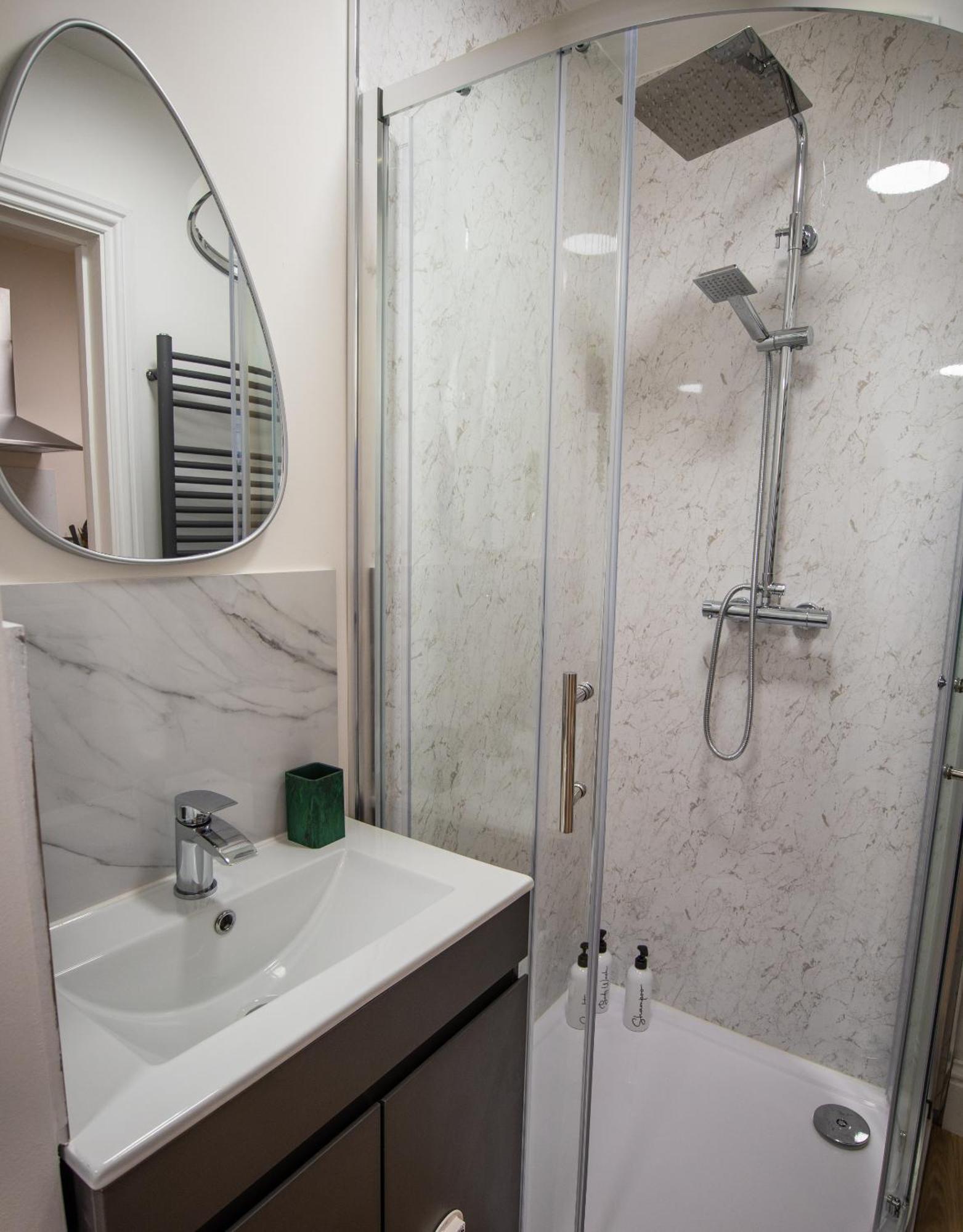 Appartamento Treetop View Cosy Getaway In Eastbourne, Free Parking, Short And Long Stays, *